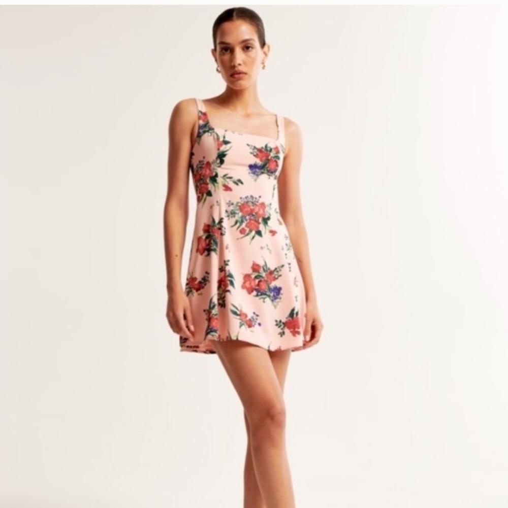 NWOT! Abercrombie & Fitch Floral Dress